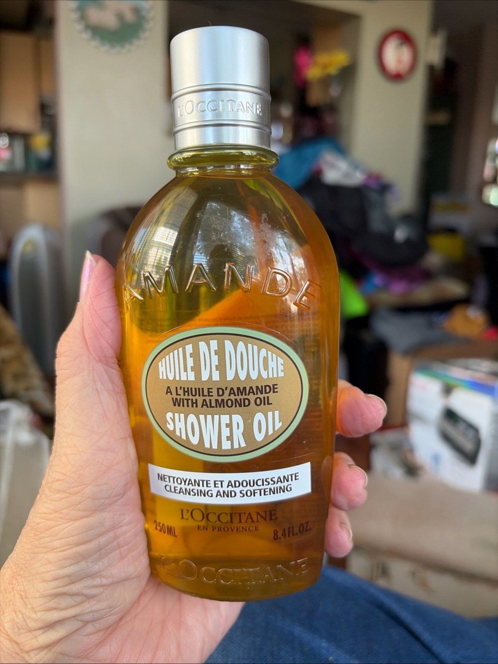L'OCCITANE Almond Shower Oil 250ml. New!